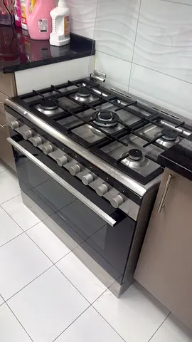 5-burner Stainless Steel Gas Cooker with Oven - Good Working Condition