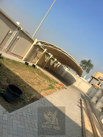 اجمل وارخص فيلا زاوية للإيجار في الفلج ضاحية الرقة الشارقة مساحة الأرض 10000 قدم ومساحة البناء 7750 قدم