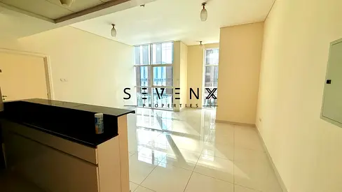 Well Maintained | Vacant | Middle floor | Balcony