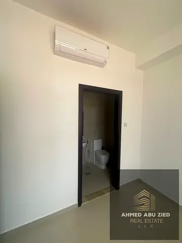 3-Bedroom Villa for Annual Rent in Al Hamriyah 3 Master bedrooms Master maid's room Built-in wardrobes 5 Bathrooms Central air conditioning Open-plan