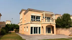 Vacant Extendable Huge plot independent villa JVC