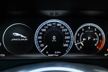 2020 Jaguar XF — миниатюра 18