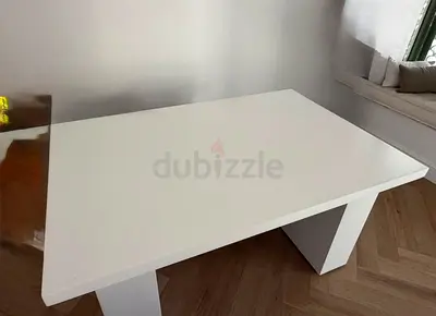 White modern rectangular coffee table - good condition