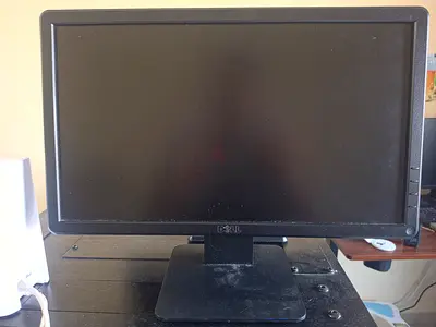 Bundle: 2x 18.5" LED Monitors (HP W1972a + Dell E1914H) – 100 AED for Both