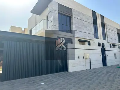 DISTRESS DEAL | ELEGANT VILLA | MODERN STYLISH FINISHES | PRIME LOCATION | READY TO MOVE