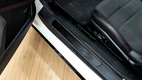 2023 Porsche 911 — миниатюра 11