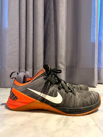unisex Nike running shoes