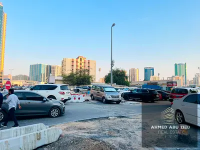 أرض سكنية تجارية زاوية على 3 شوارع في الراشدية 2 بعجمان ضمن قطاع سيتي سنتر بمساحة 12000 قدم وتصريح أرضي و6 طوابق فرصة استثمارية مميزة