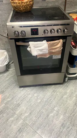 Stainless Steel Freestanding Electric Oven with Ceramic Hob - Good Condition
