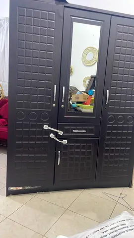 Dark brown 3-door wardrobe with mirror - good condition