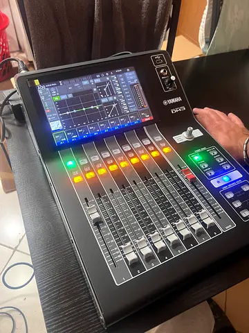Yamaha DM3-D 22-Channel Digital Mixing Console