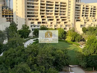 Park Facing I Top Floor Unit I Ready To Move