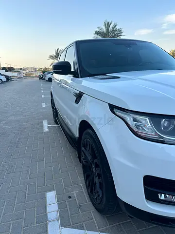 2015 Land Rover Range Rover Sport supercharge GCC Specs low milege super clean