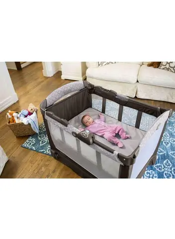 Portable Playard / Pack 'n Play with Bassinet Insert - Good Condition