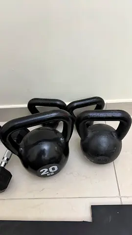 Set of 3 Cast Iron Kettlebells (includes 20kg) - Good Condition
