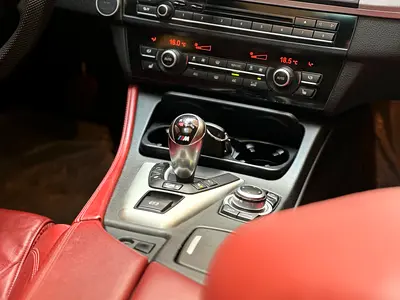 2013 BMW M5 — миниатюра 13