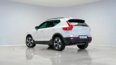 2024  Volvo XC40 B4 Ultimate Dark | GCC Specs | Volvo Active Warranty February 2029