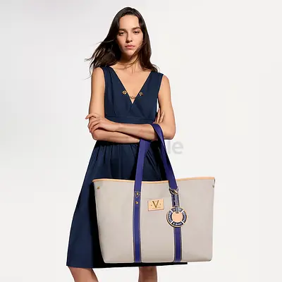 Louis Vuitton Escale Tote bag
