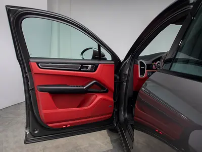 2022 Porsche CAYENNE — миниатюра 16