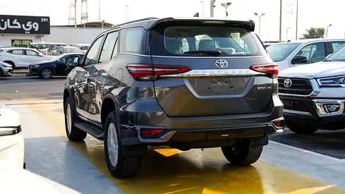 2026 Toyota FORTUNER 缩略图 5