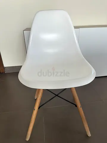 Eames Style DSW Plastic Side Chair – White (Good Condition)