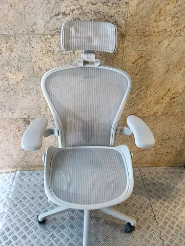 Herman Miller remastered headrest chair for selling.gray color size B