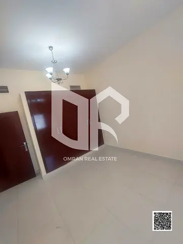 شقة غرفتين وصالة ممتازة مع بلكونة وخزائن بالحائط وغاز حائط للإيجار السنوي في النعيمية 1 بجوار مدرسة الحكمة - عجمان فرصة سكنية ممتازة وعائلية للإيجار