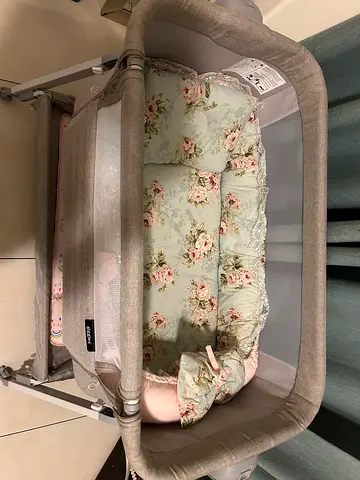 Classifieds: Baby bassinet, baby swing | dubizzle Abu Dhabi