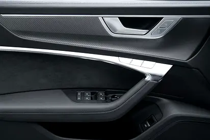 2025 AUDI RS6 缩略图 13