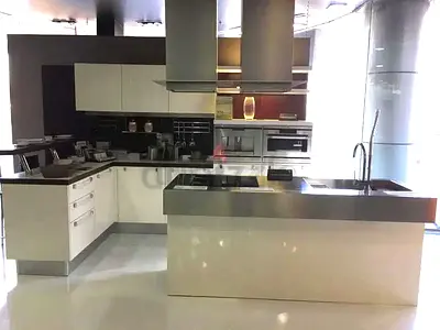 New Italian Kitchen Cabinets, Veneta Cucine Was Dhs 85000
Now Dhs 35000