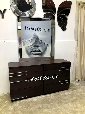 4-Drawer Dressing table with mirror