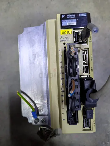 Yaskawa SGDV-1R8D11A Servo Drive (400V) - Used, Good Condition