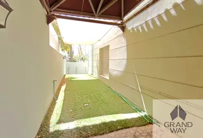 Spacious villa I Well Maintained I Private Garden