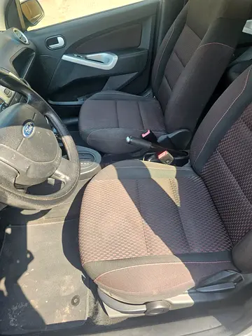 2011 FORD FIGO 照片 5