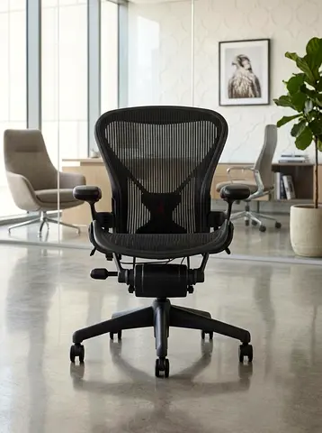 Used Herman miller Aeron size B in Good Condition
