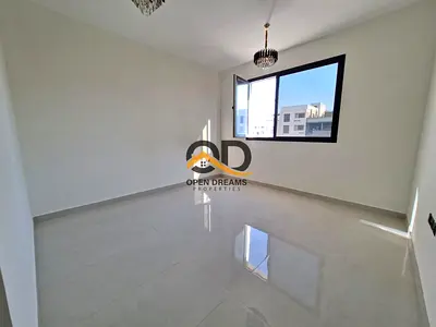 BARAND NEW FAMILY BUILDING 1BHK FALAT RANT ONLY 37K ( 12 CHAQ PAYMENT ) PARIM LOCATION AREA