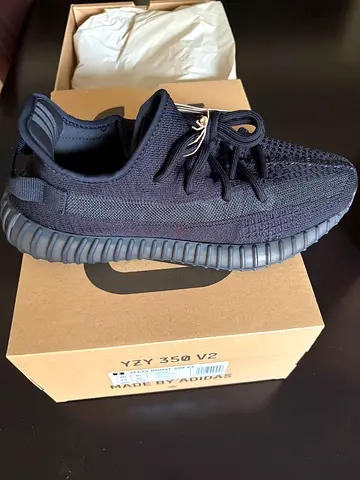 Yeezy Boost 350 V2 Black