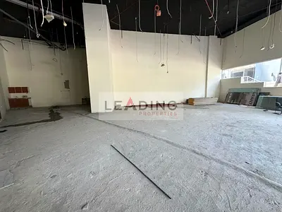 SPACIOUS VACANT SHOP | WITH 3 PARKINGS | SHELL & CORE