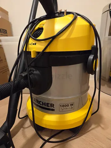 Kärcher 1800W Wet & Dry Vacuum Cleaner - Good Working Condition