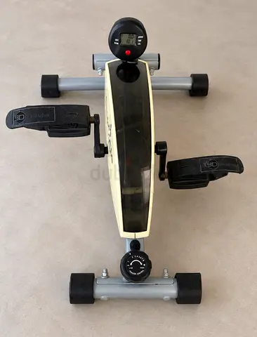 3D Innovations DeskCycle,Under-Desk Pedal Exerciser Sturdy, compact desk cycle with adjustable