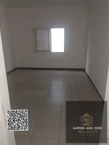 A unique, unmissable opportunity in Al Nuaimiya, King Faisal Street – Ajman ✨🌊 🏡 Fantastic studio apartment for rent in an exceptional location; fea