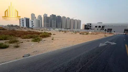أرض تجارية وسكنية للبيع | 1,930,000 درهم | العامرة – عجمان