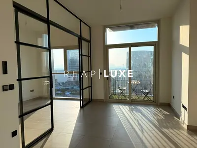 Corner Unit l High Floor l Pool View
