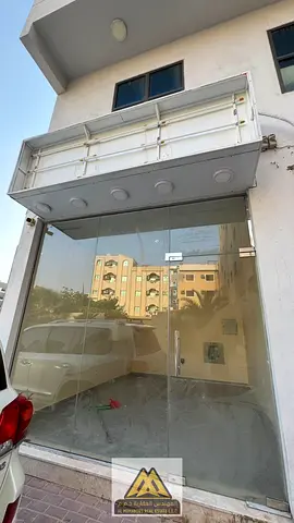 محلات تجارية للإيجار السنوي بالقرب من كورنيش عجمان، في موقع حيوي ومميز مناسب لأصحاب المشاريع والأنشطة التجارية الباحثة عن موقع قريب من منطقة الكورنيش