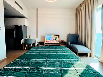 🏡 Fully Furnished Studio | 1 Min to Metro | Chiller Free