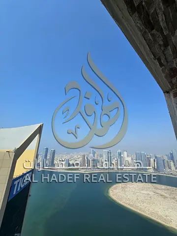 لإيجار السنوي في الشارقة | الخان | إطلالة بحرية مميزة متاح الآن شقة واسعة ومميزة للإيجار في منطقة الخان، تتمتع بإطلالة بحرية جميلة وتوفر مساحات مريحة