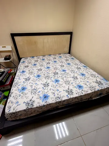 King size bed for sale with new mattress
