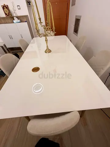 White High-Gloss Dining Table with 6 Upholstered Chairs