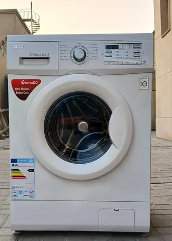 Front Load 8kg LG brand washing machine. color white. condition is perfect working.