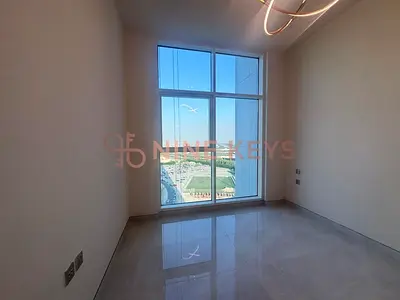 Vacant | High floor | Pool view
